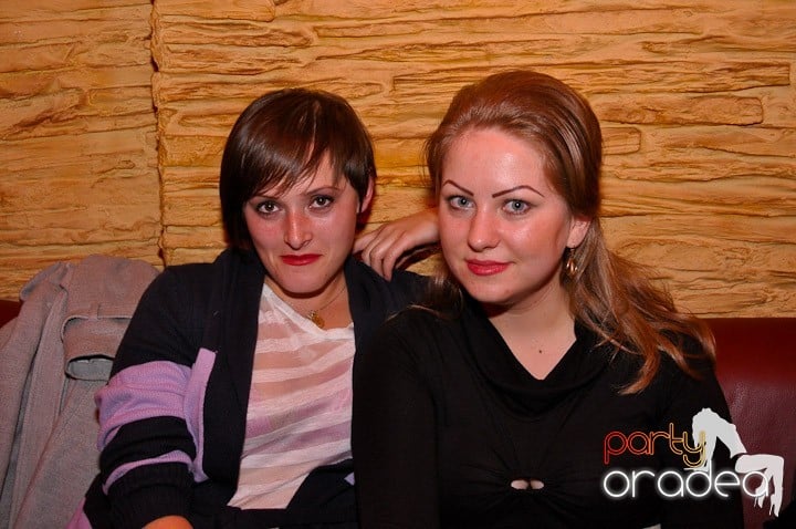 Party în Club Downtown, 