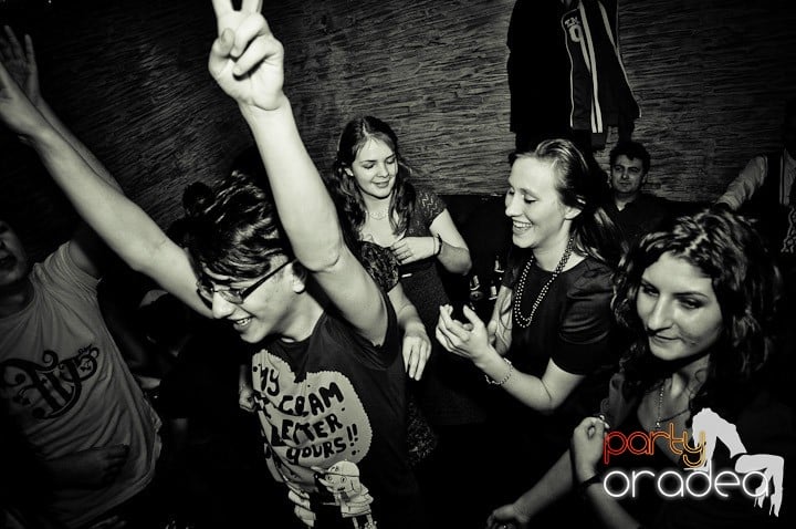 Party în Club Downtown, 