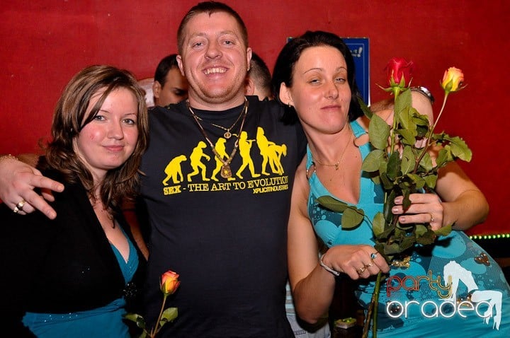 Party în Club Downtown, 