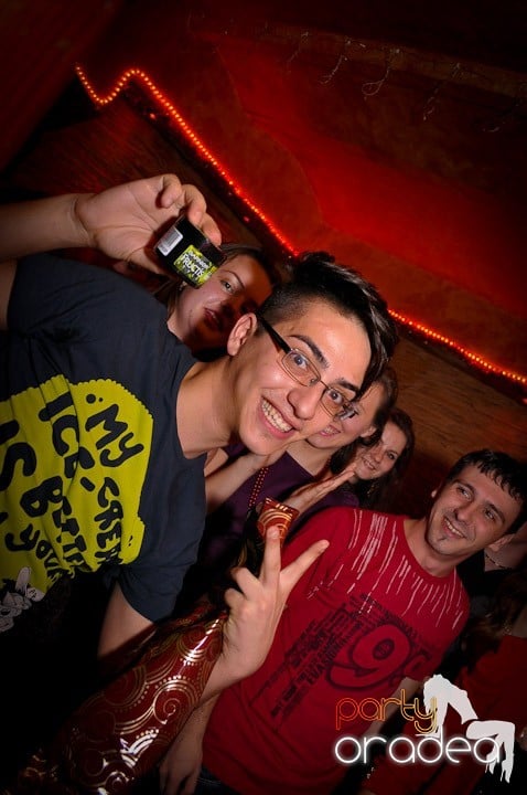 Party în Club Downtown, 