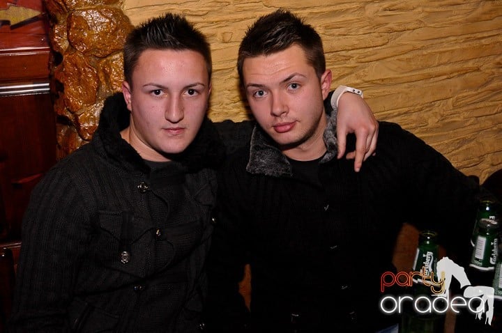 Party în Club Downtown, 