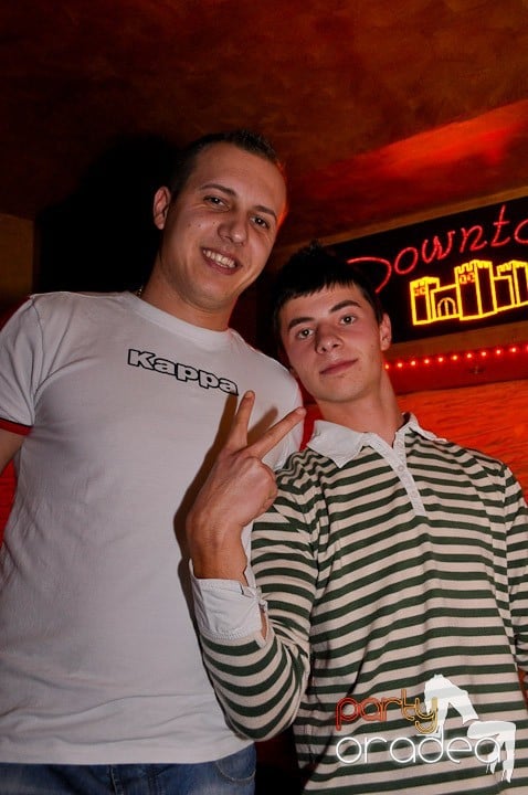 Party în Club Downtown, 
