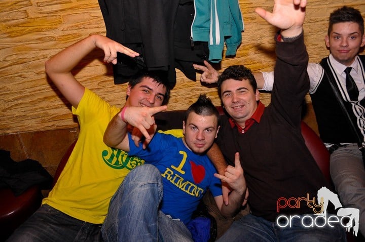 Party în Club Downtown, 