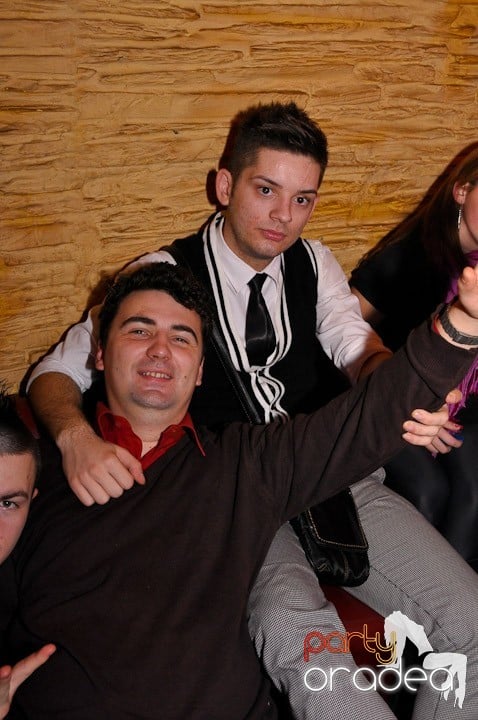 Party în Club Downtown, 