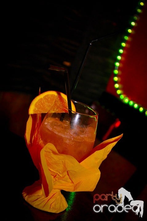 Party în Club Downtown, 