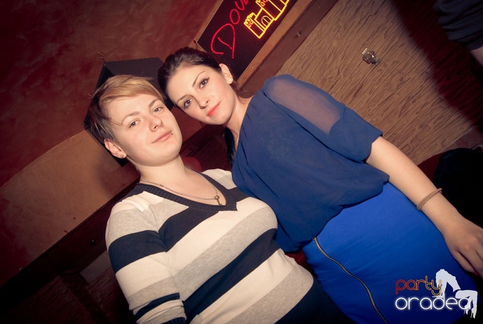 Party în Club Downtown, 