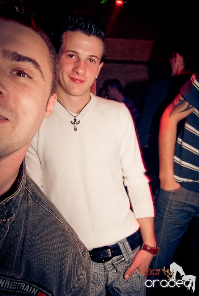 Party în Club Downtown, 