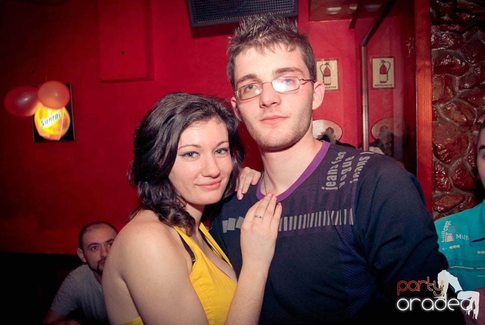 Party în Club Downtown, 