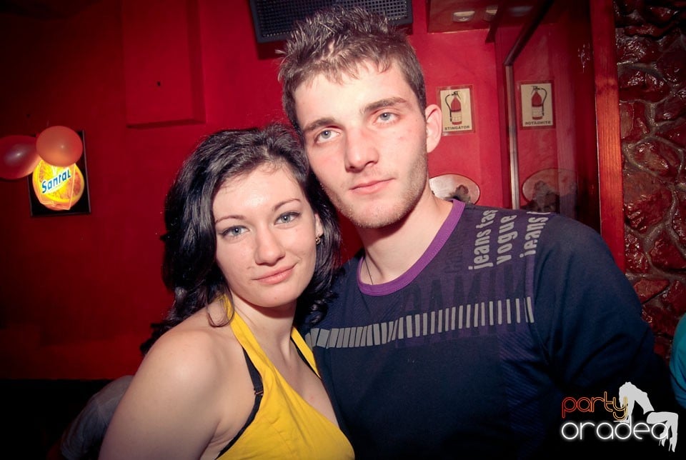 Party în Club Downtown, 