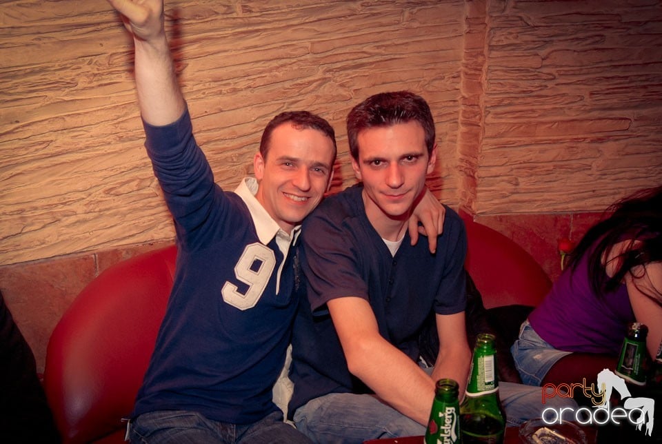 Party în Club Downtown, 