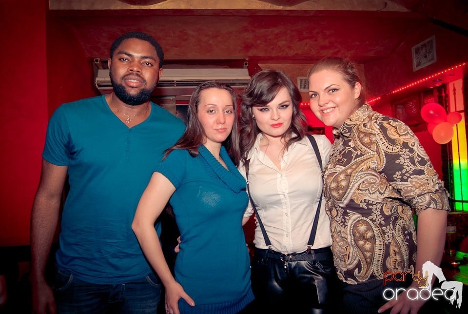 Party în Club Downtown, 