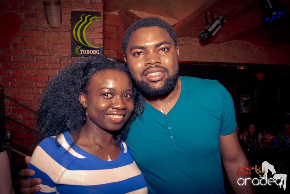 Party în Club Downtown, 