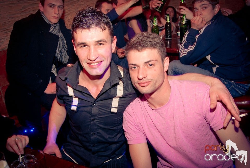Party în Club Downtown, 