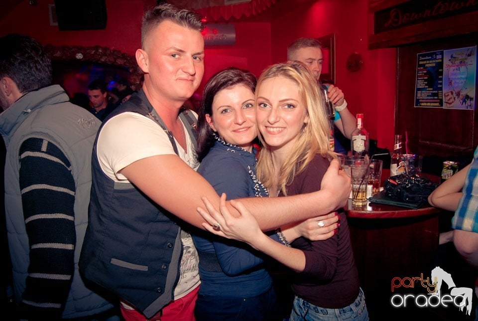 Party în Club Downtown, 