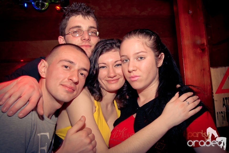 Party în Club Downtown, 