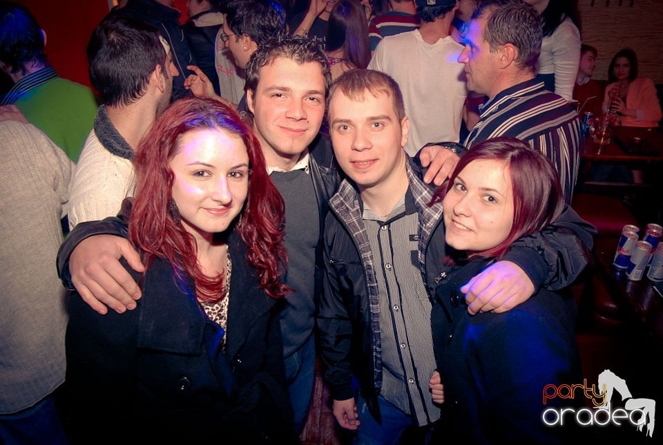 Party în Club Downtown, 