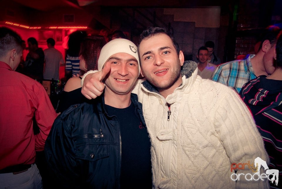 Party în Club Downtown, 