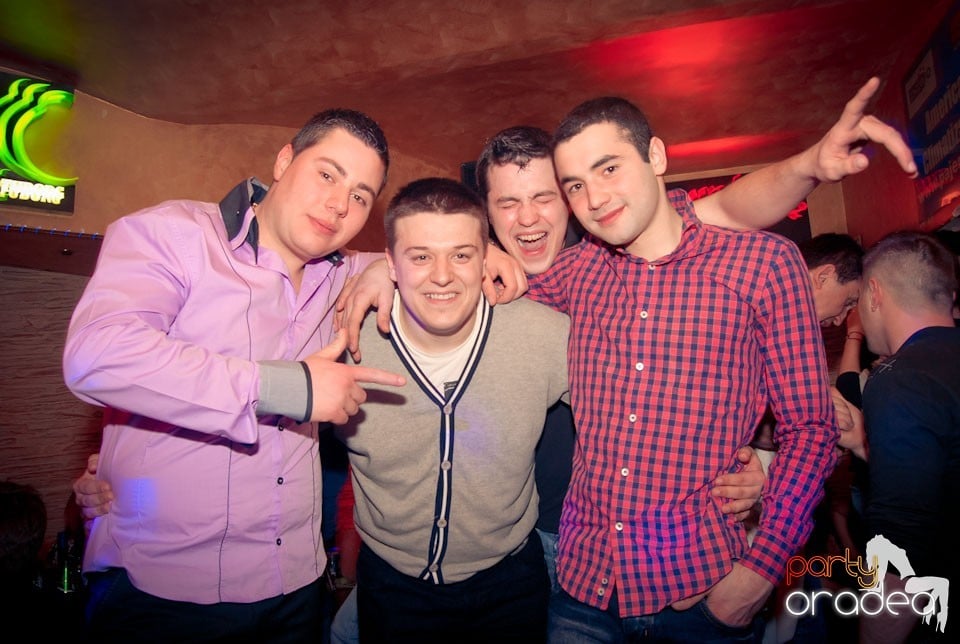 Party în Club Downtown, 