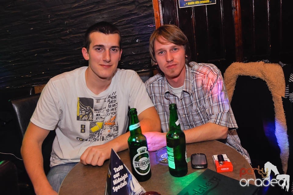Party în Club Downtown, 