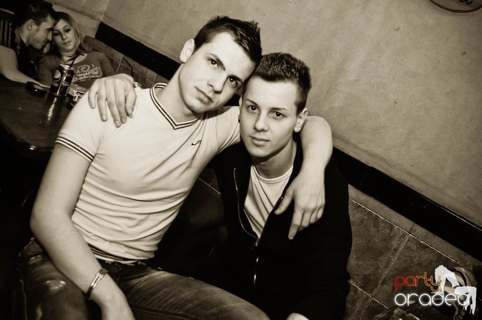 Party în Club Downtown, 