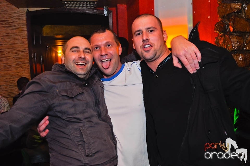 Party în Club Downtown, 