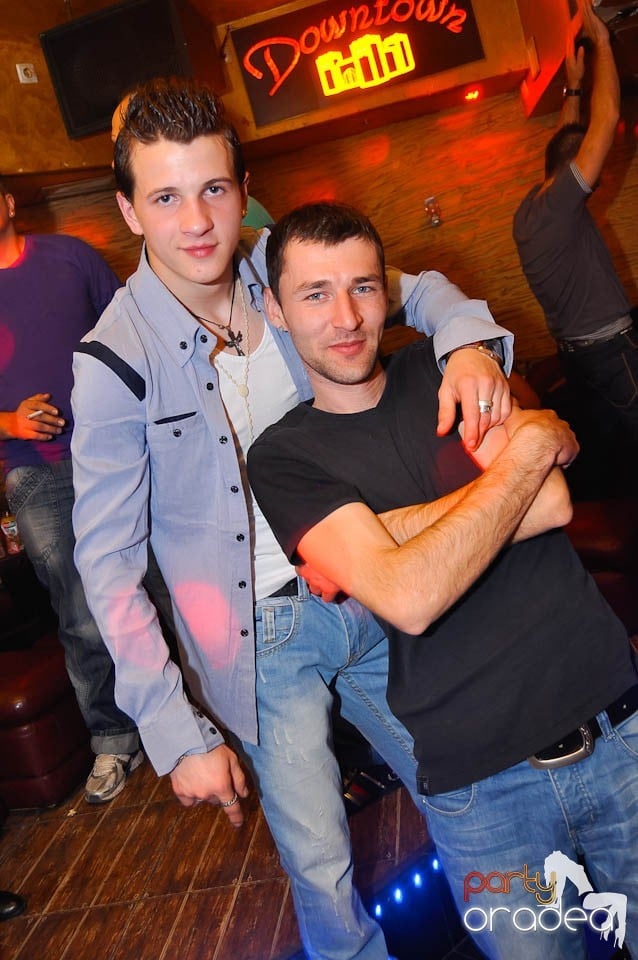 Party în Club Downtown, 