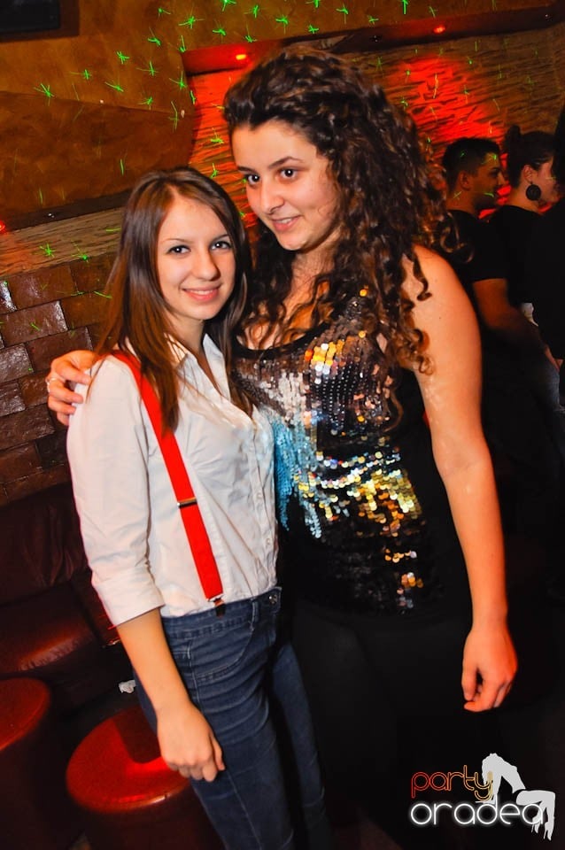 Party în Club Downtown, 