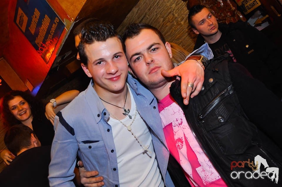 Party în Club Downtown, 