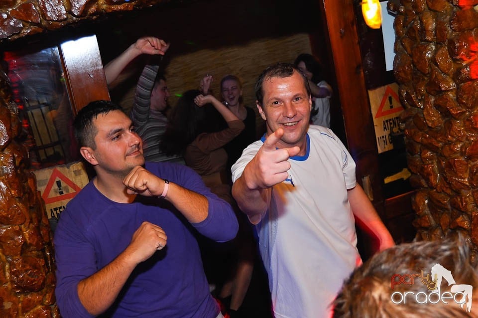 Party în Club Downtown, 