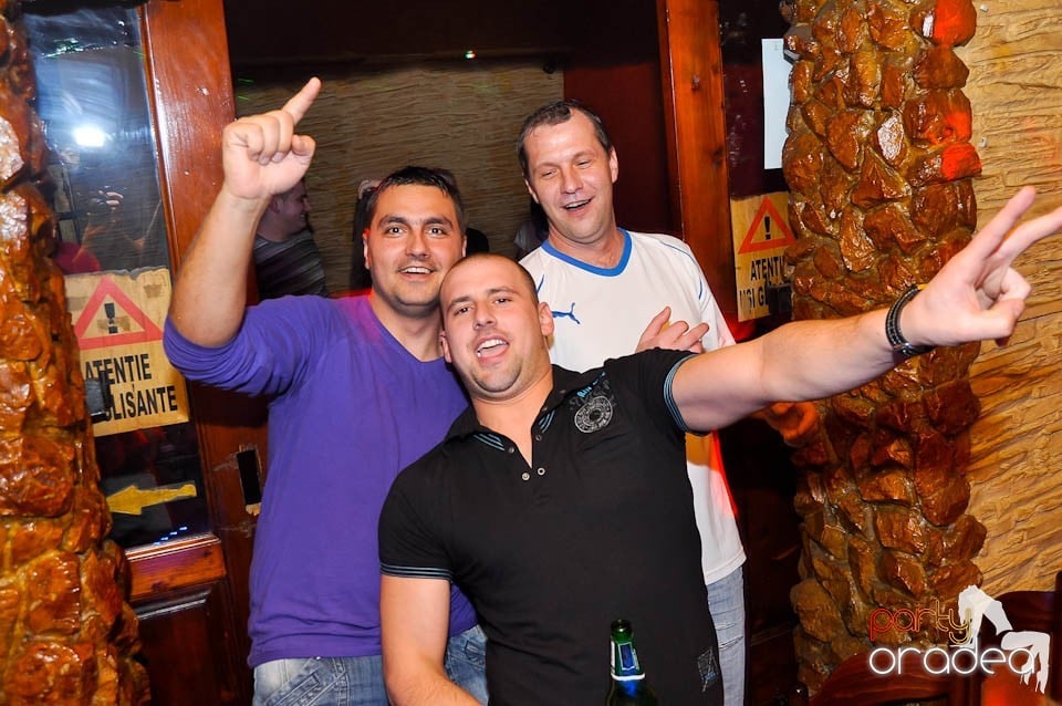 Party în Club Downtown, 