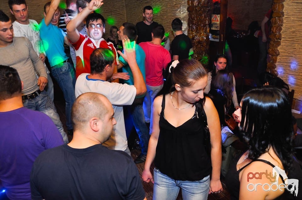 Party în Club Downtown, 