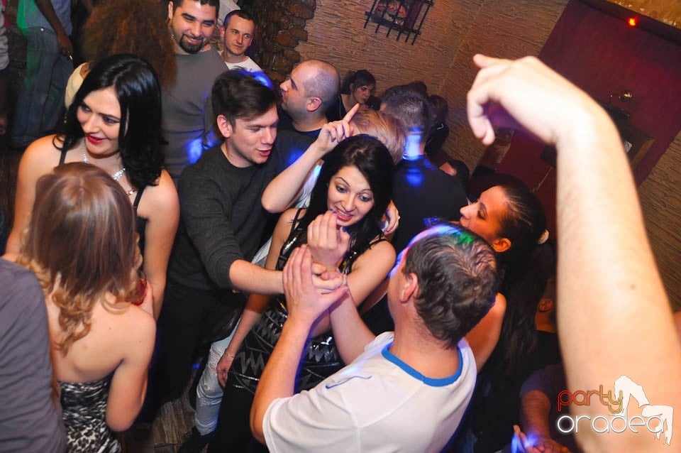 Party în Club Downtown, 