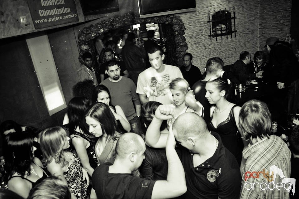 Party în Club Downtown, 