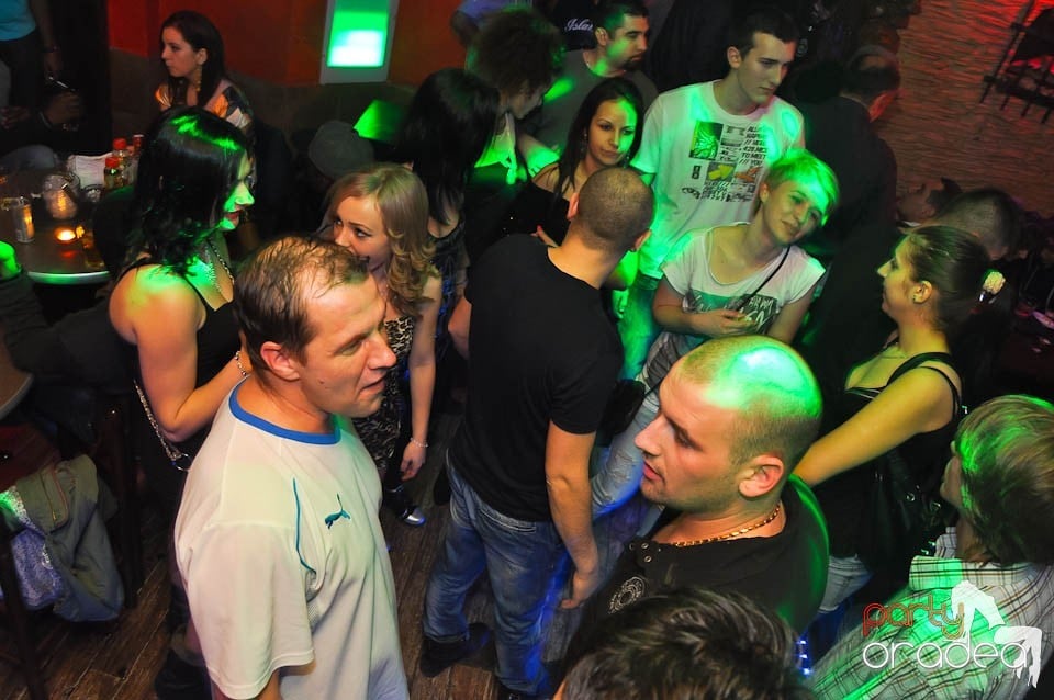 Party în Club Downtown, 