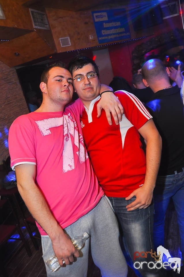 Party în Club Downtown, 