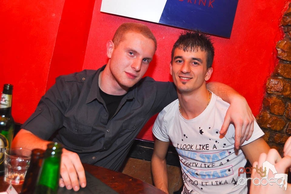Party în Club Downtown, 