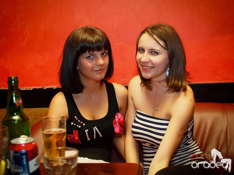 Party în Club Downtown, 