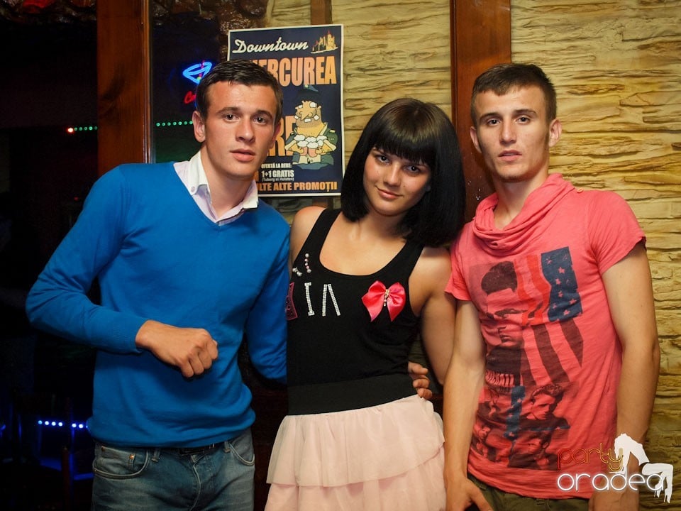 Party în Club Downtown, 