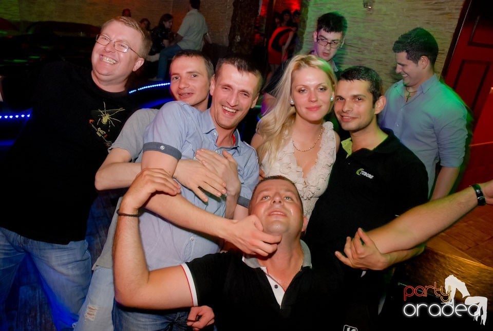 Party în Club Downtown, 