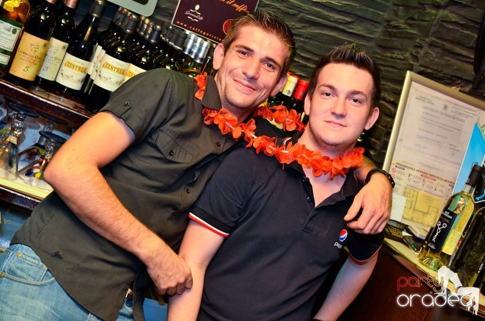 Party în Club Downtown, 