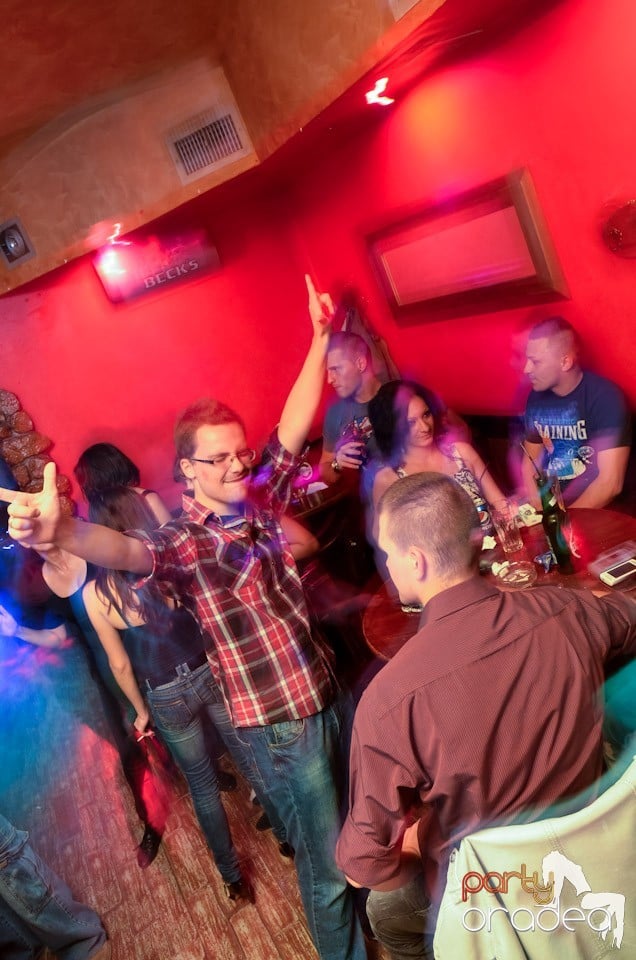 Party în Club Downtown, 