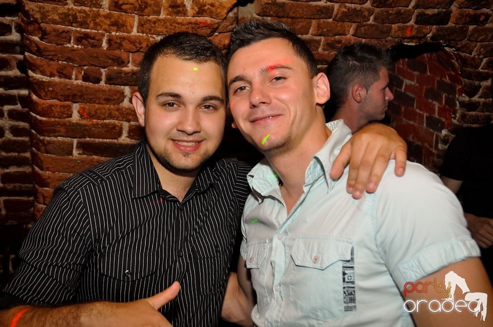 Party în Club Escape, 