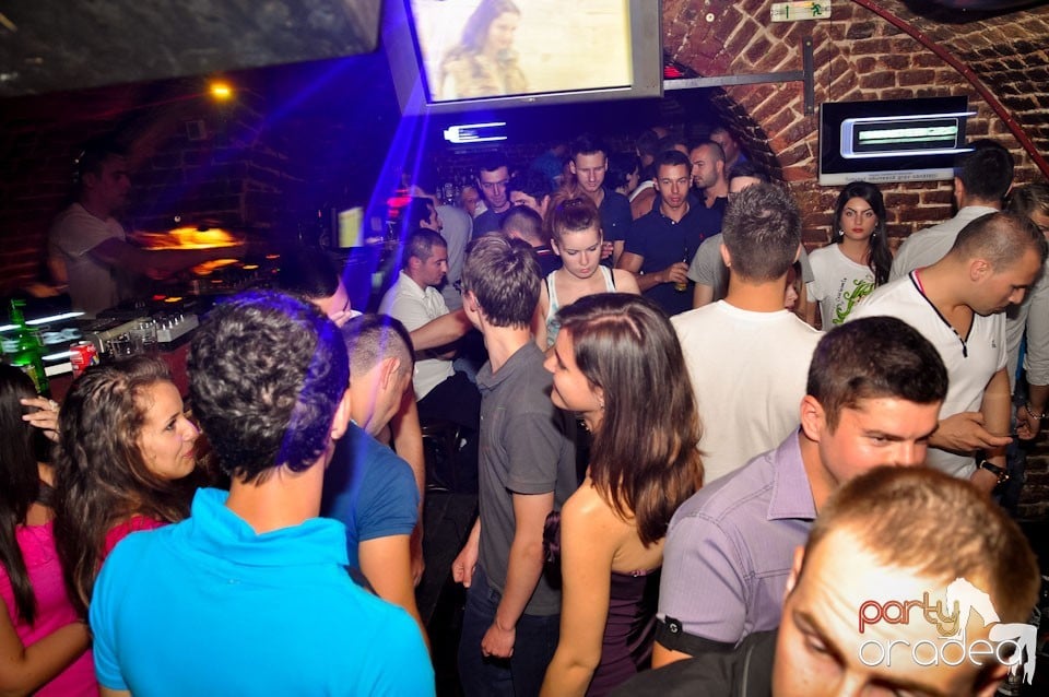 Party în Club Escape, 