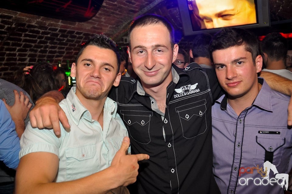 Party în Club Escape, 