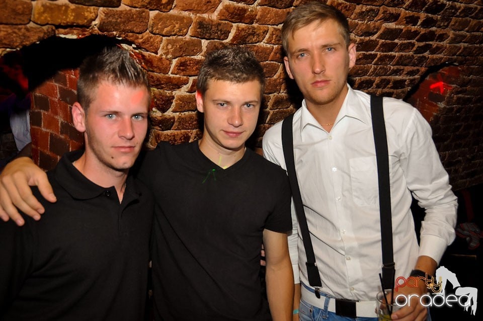 Party în Club Escape, 