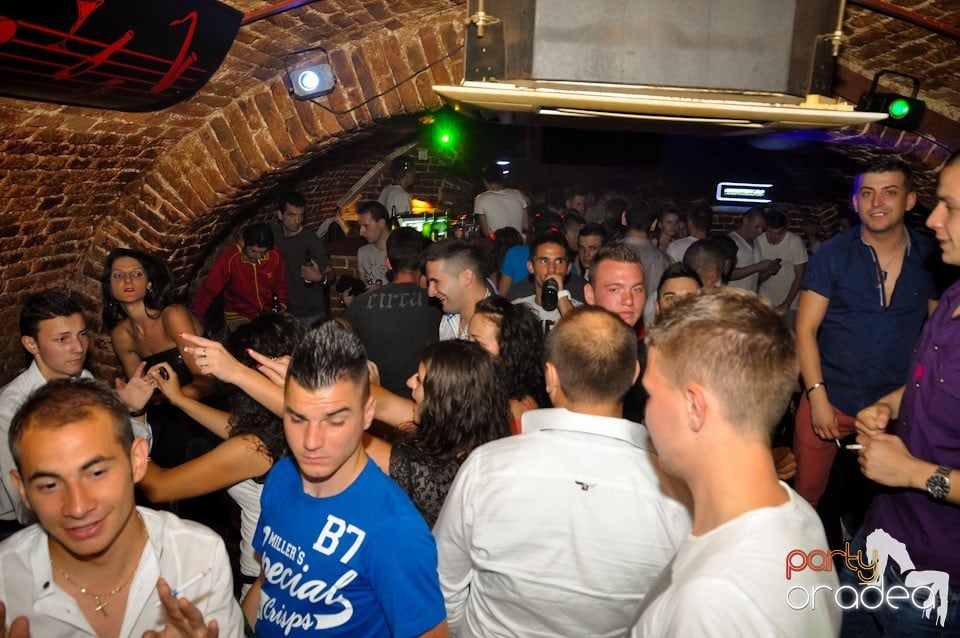 Party în Club Escape, 