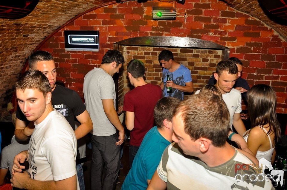 Party în Club Escape, 