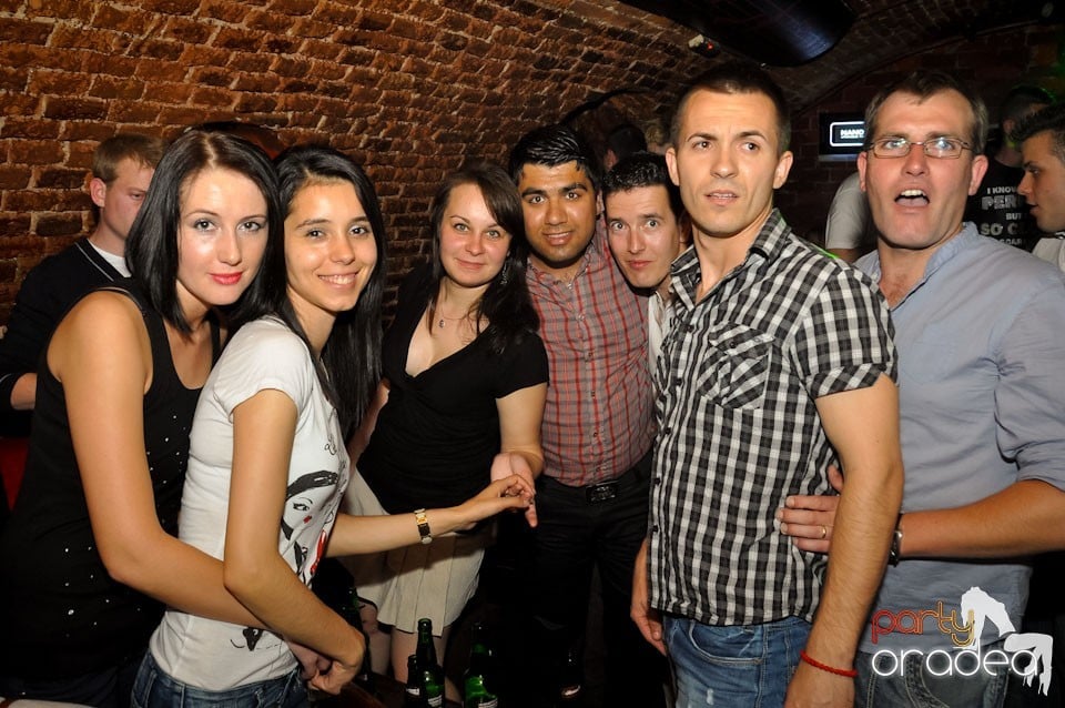 Party în Club Escape, 