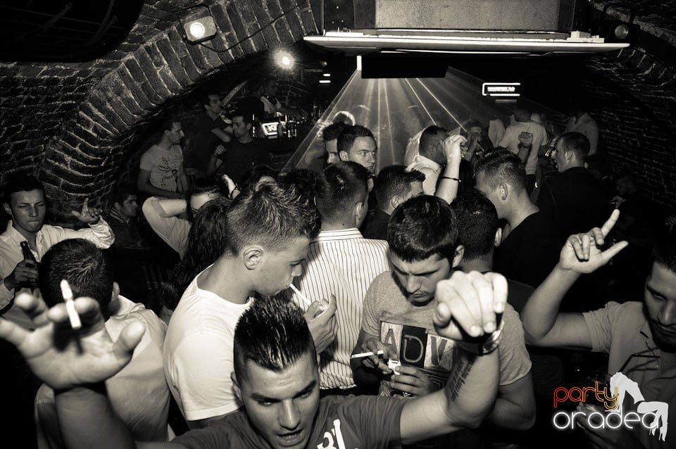 Party în Club Escape, 