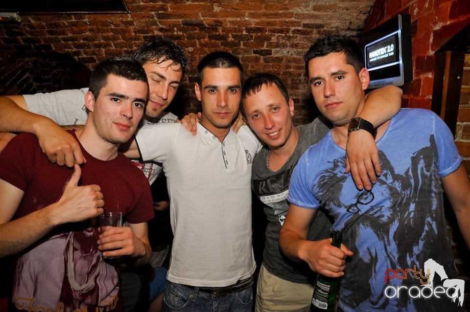 Party în Club Escape, 